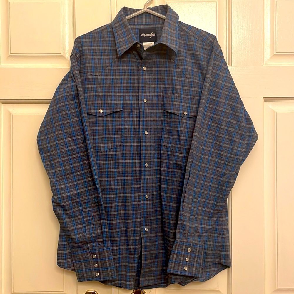 Wrangler Men’s Pearl Snap Western Shirt, Size Large. Blue and Gray Plaid: